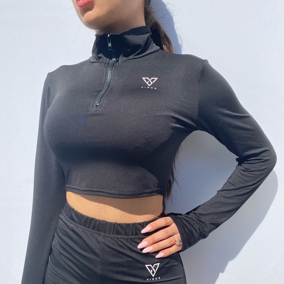 Biker short set with long sleeve crop zip up. - Picture 3 of 4